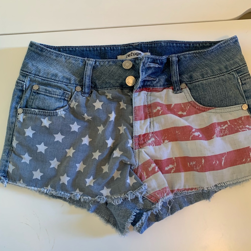 Refugee American Flag Shorts -02